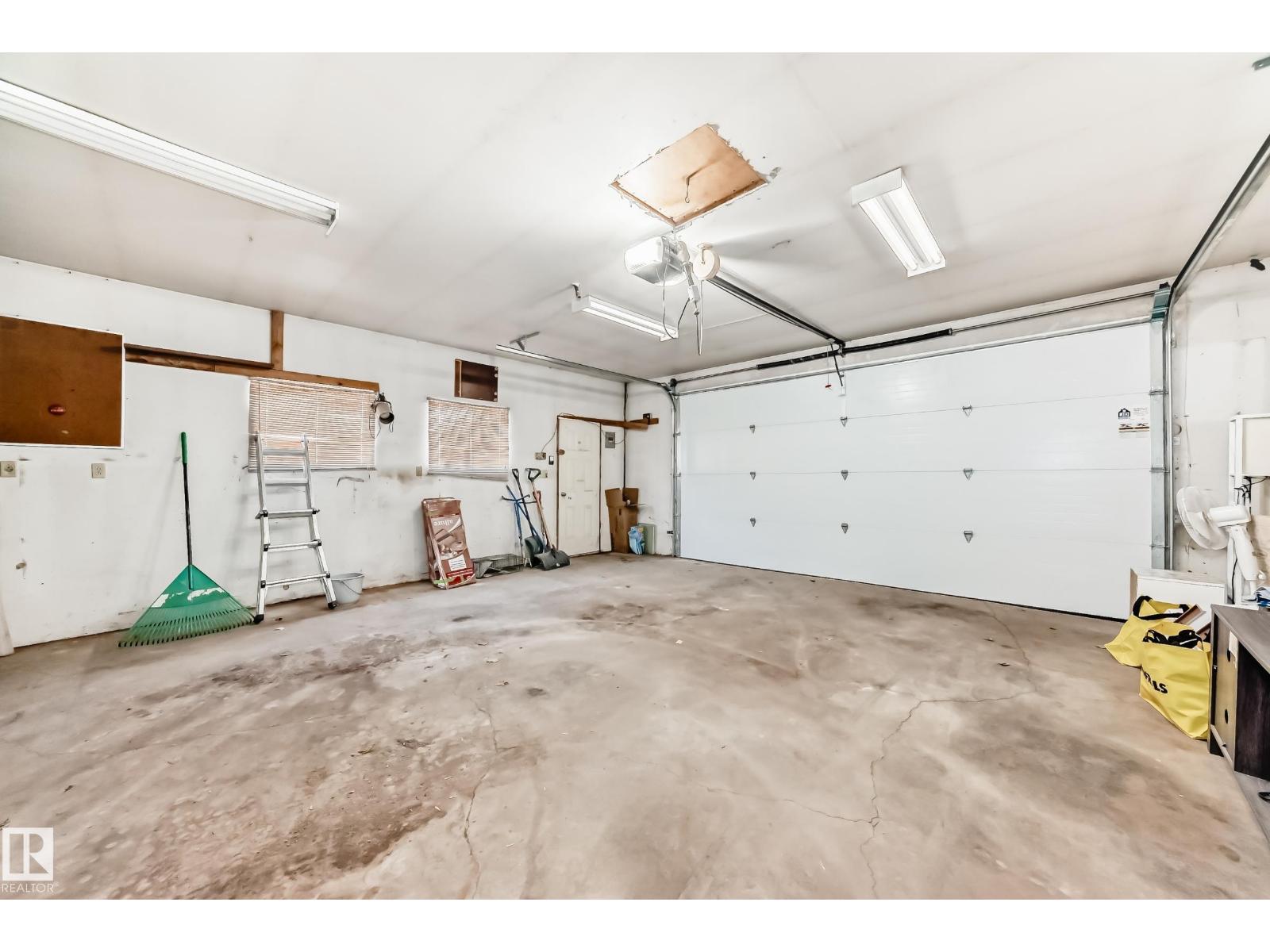 8639 64 AV NW NW, Edmonton