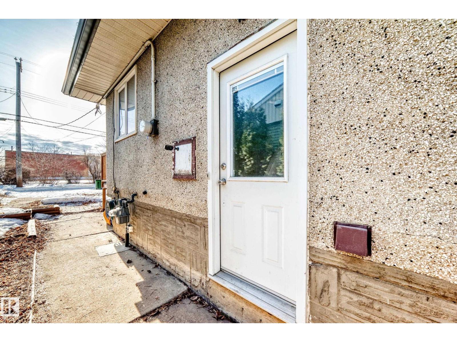 8639 64 AV NW NW, Edmonton