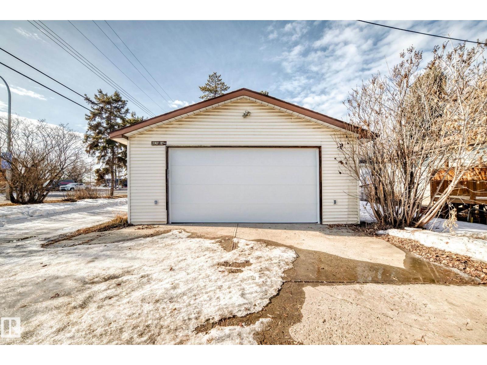 8639 64 AV NW NW, Edmonton
