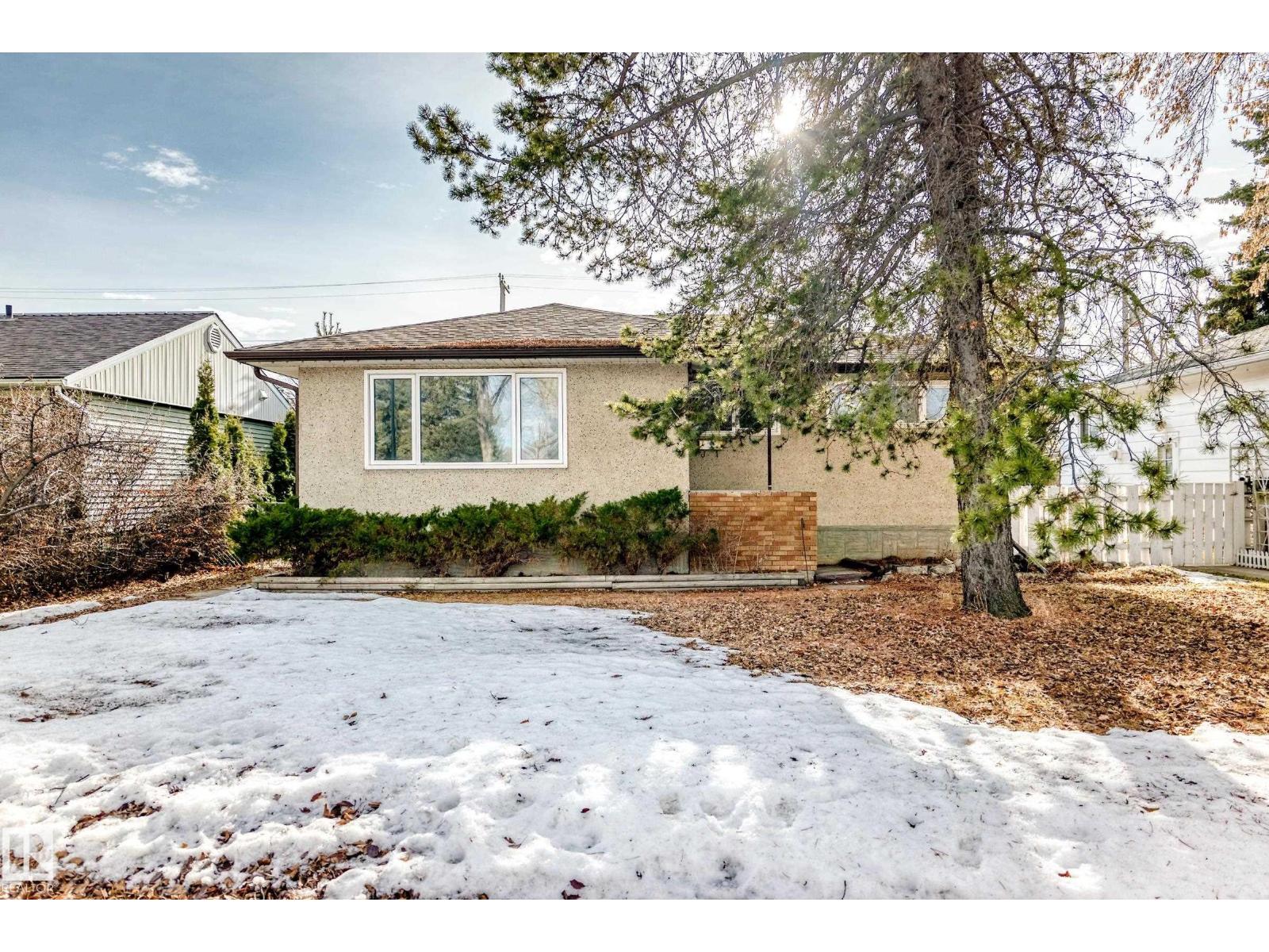 8639 64 AV NW NW, Edmonton