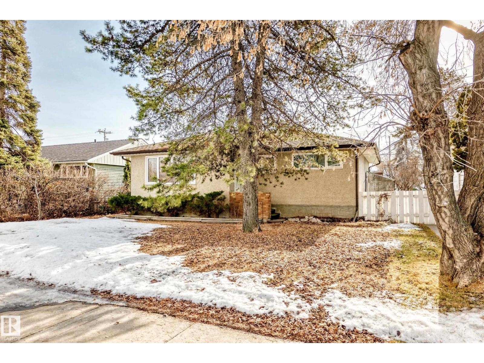 8639 64 AV NW NW, Edmonton