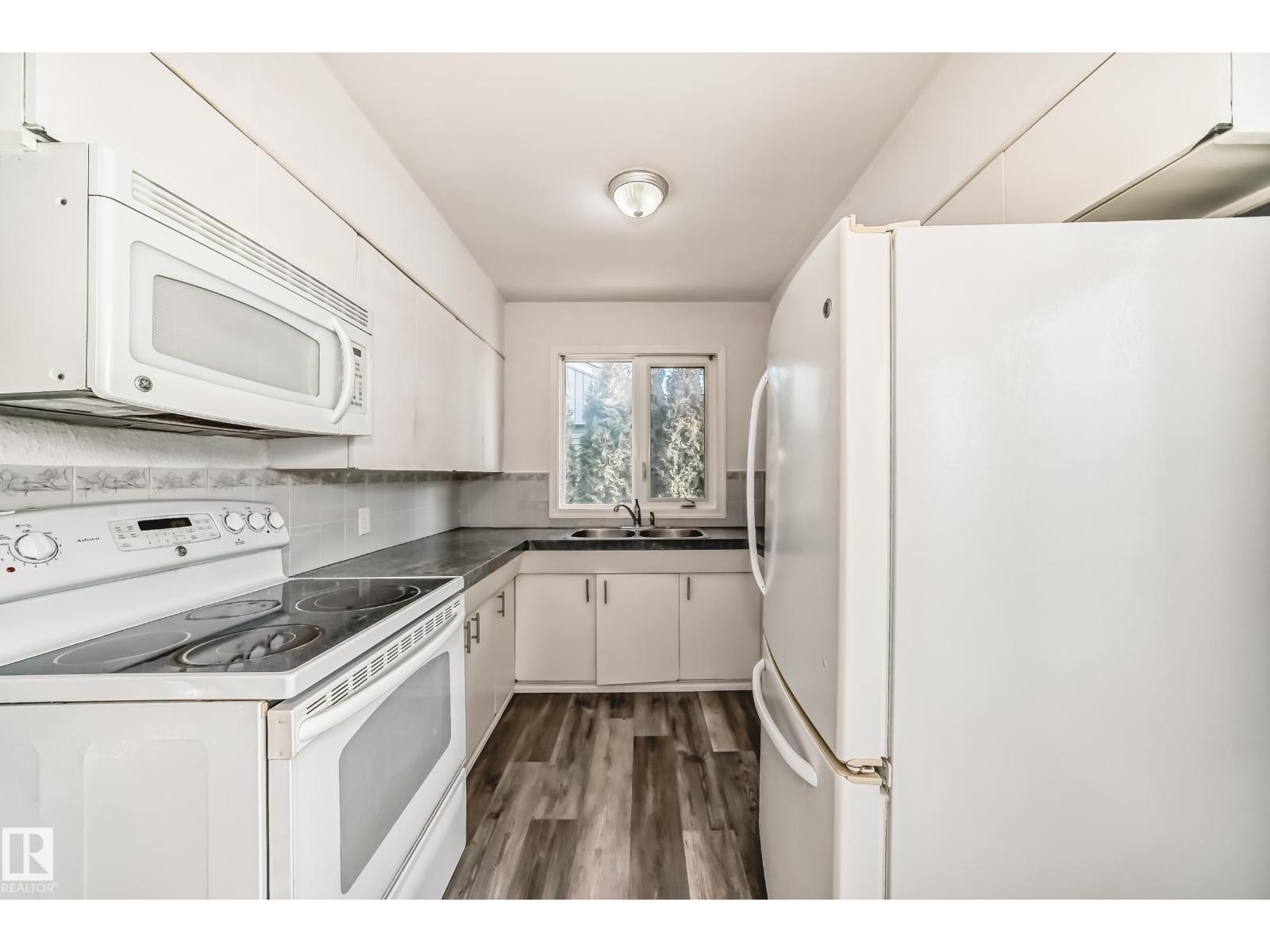 8639 64 AV NW NW - 6