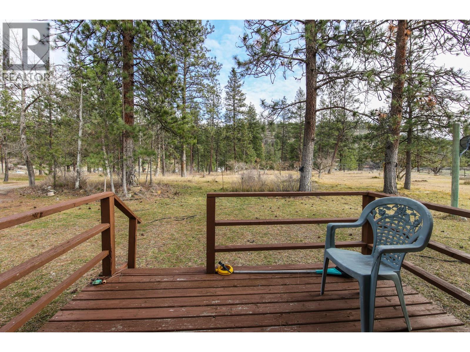 698 Green Lake Road, Oliver