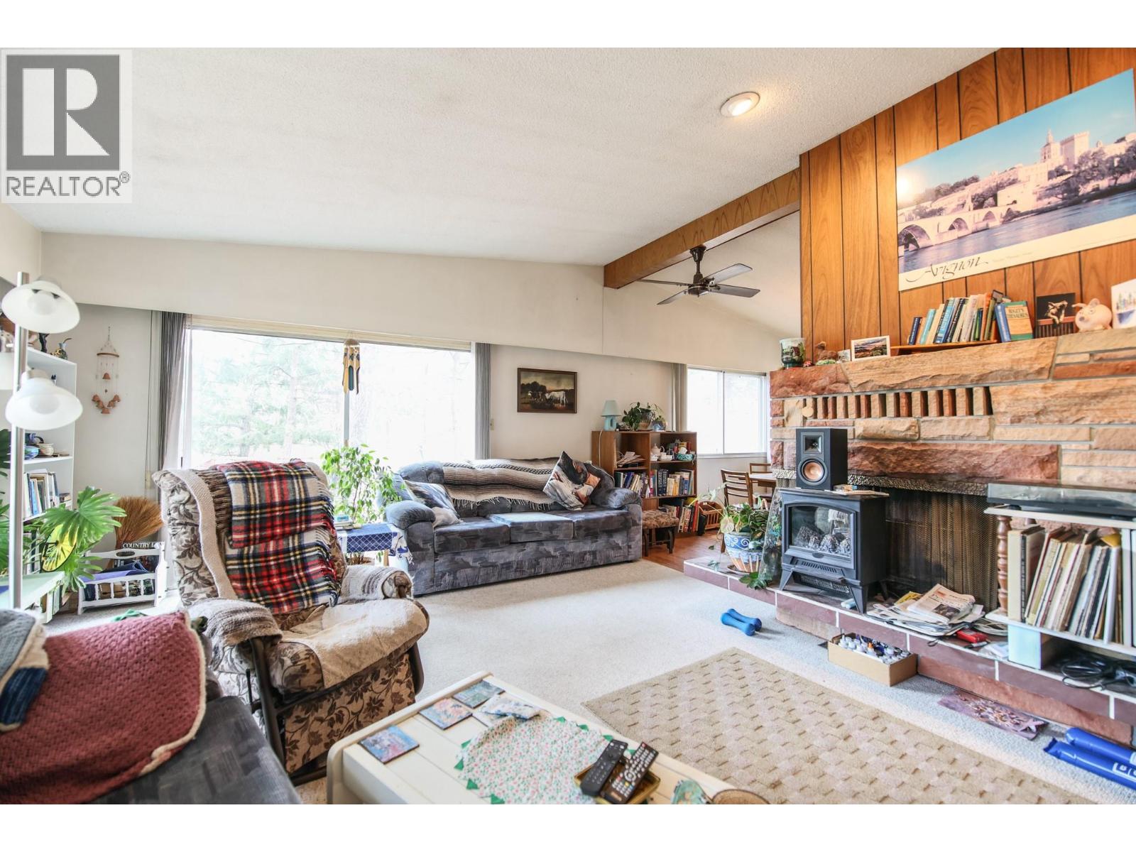 698 Green Lake Road, Oliver