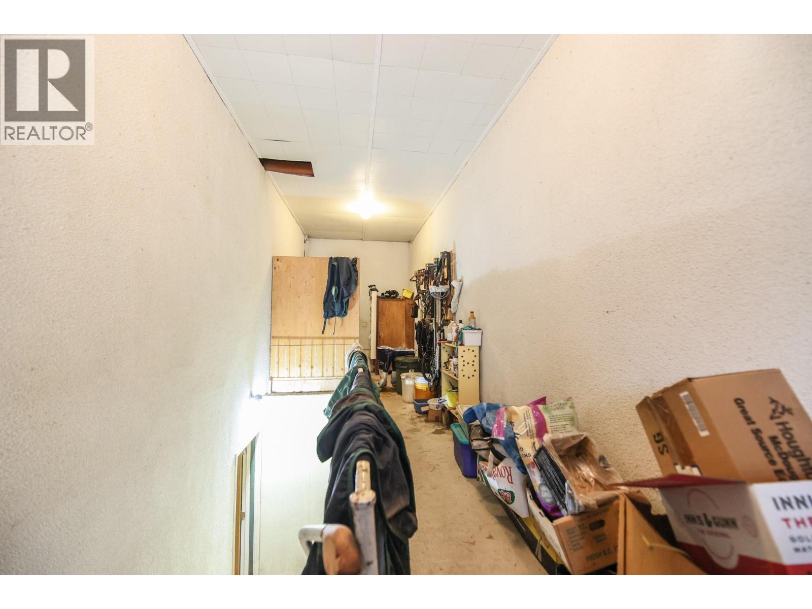 698 Green Lake Road, Oliver