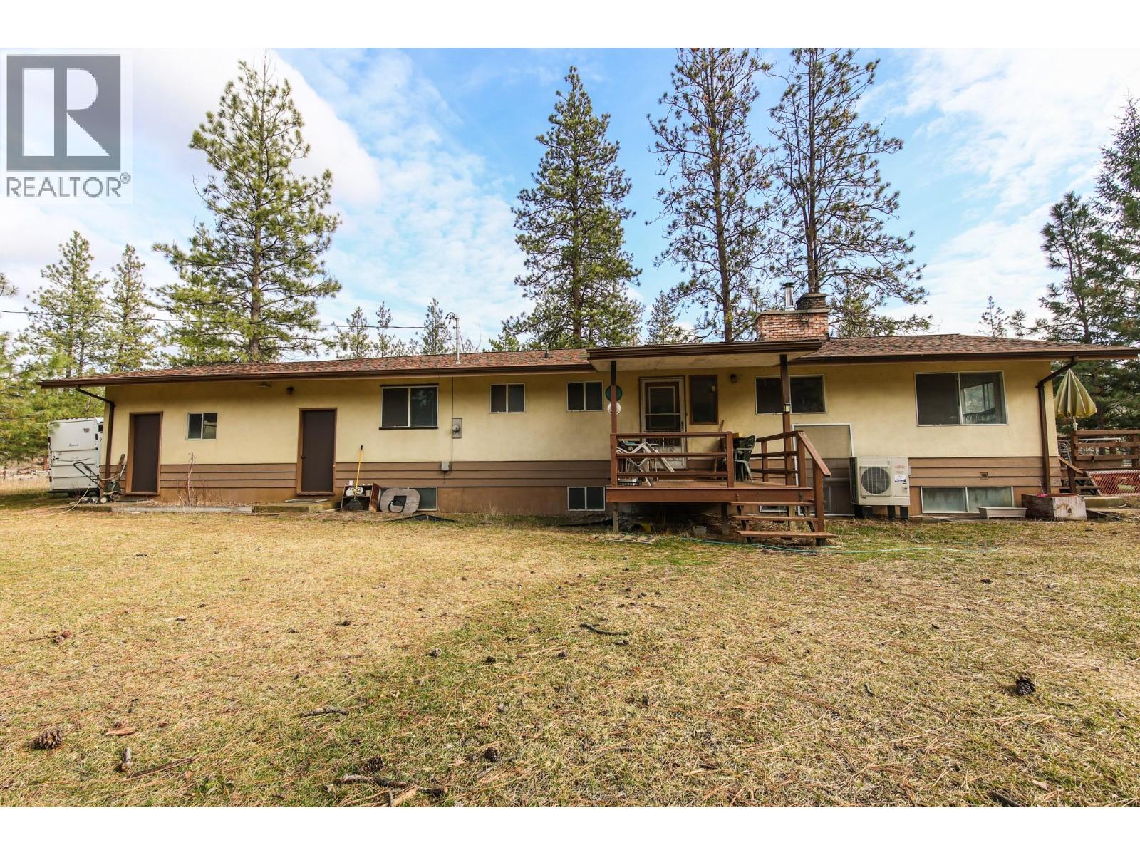 698 Green Lake Road, Oliver