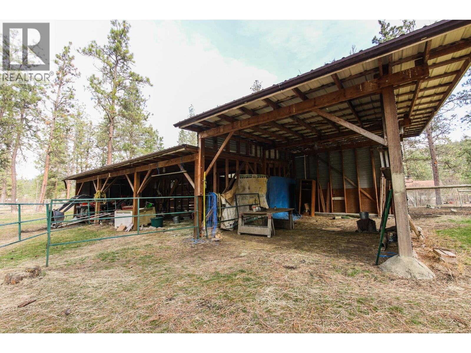 698 Green Lake Road, Oliver