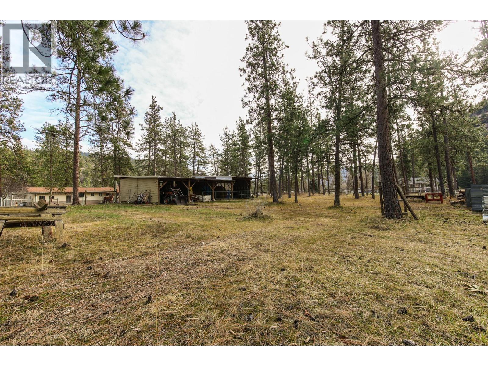 698 Green Lake Road, Oliver