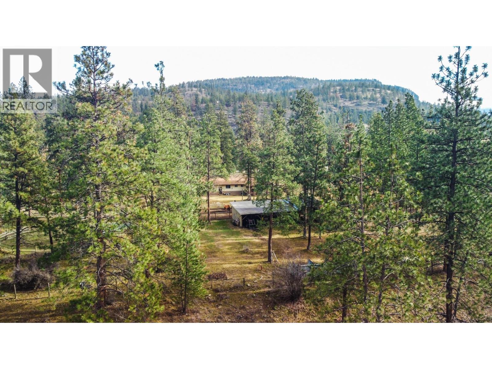 698 Green Lake Road, Oliver