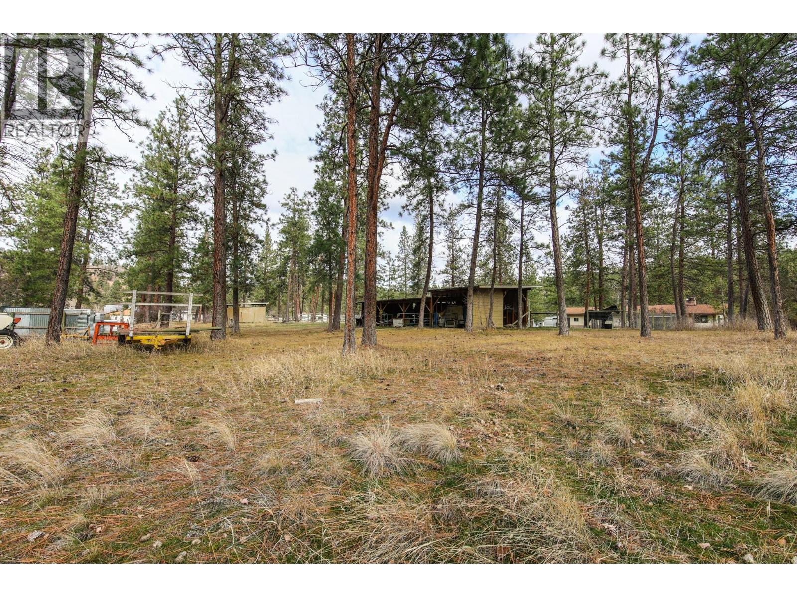 698 Green Lake Road, Oliver