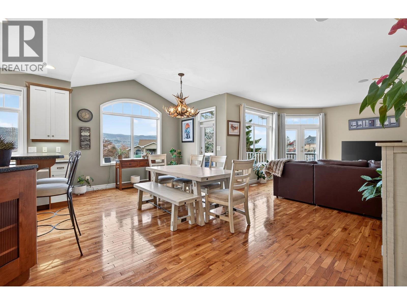 317 MARIPOSA COURT - 9