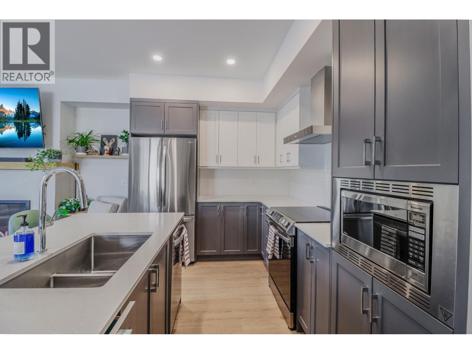 703 15A Crescent Unit# 15, Invermere