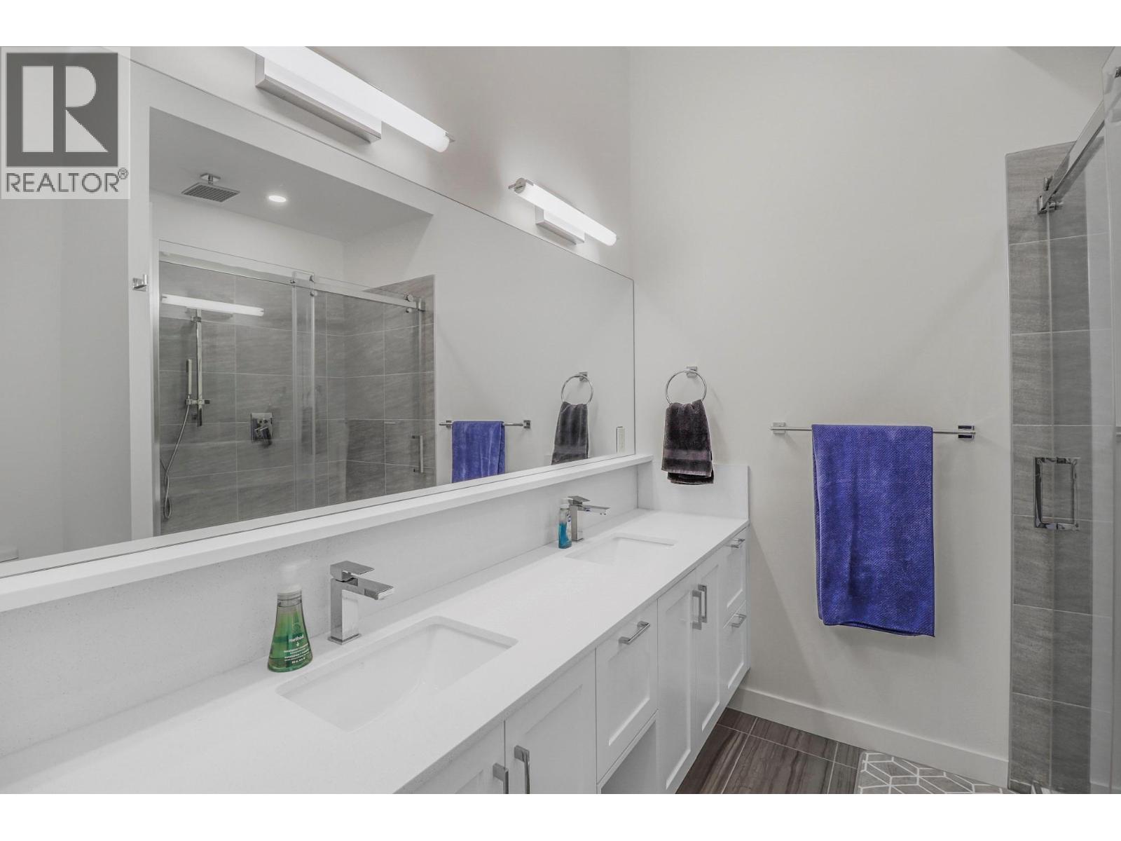 703 15A Crescent Unit# 15, Invermere