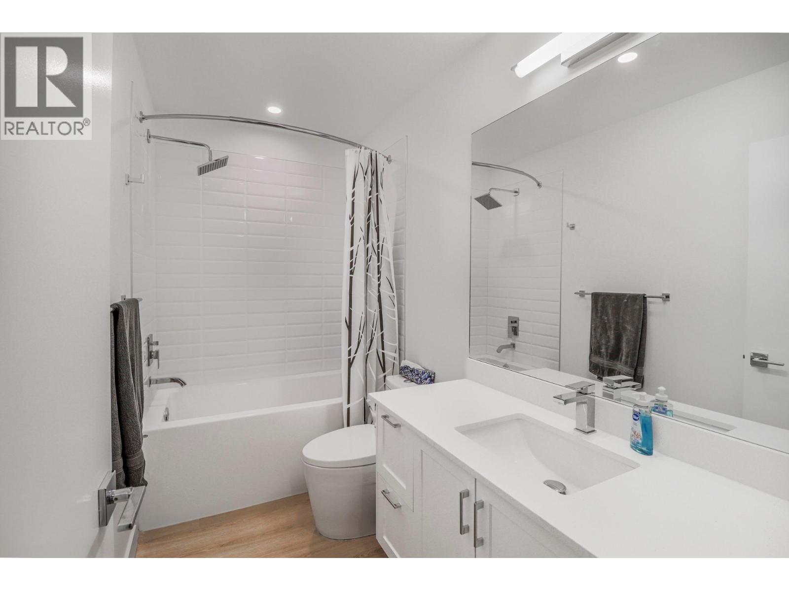 703 15A Crescent Unit# 15, Invermere