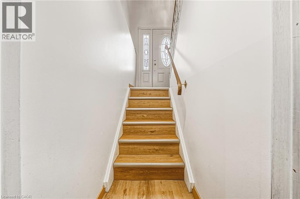 26 QUAKER CRESCENT - 20