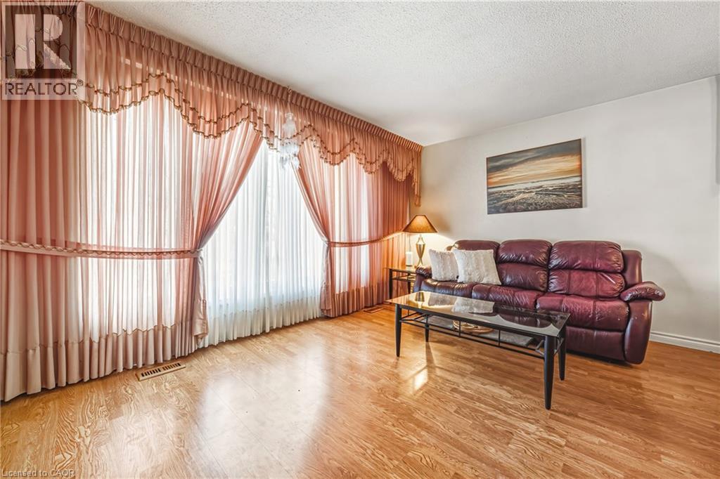 26 QUAKER CRESCENT - 9