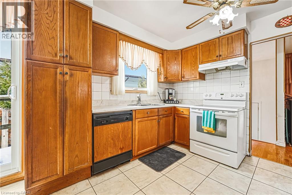 26 QUAKER CRESCENT - 12