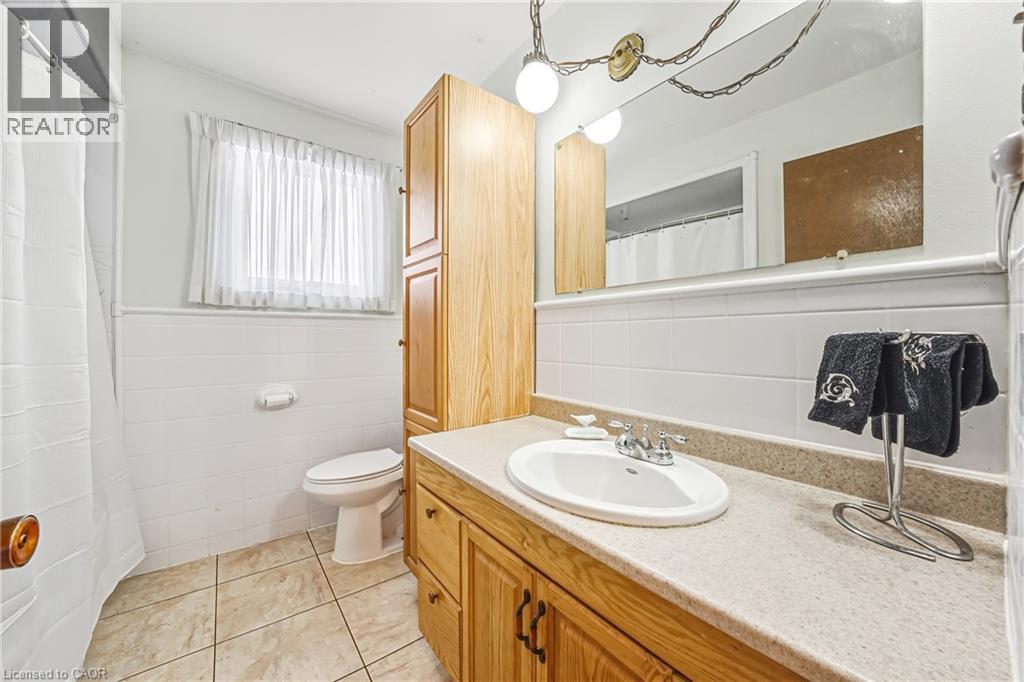 26 QUAKER CRESCENT - 16