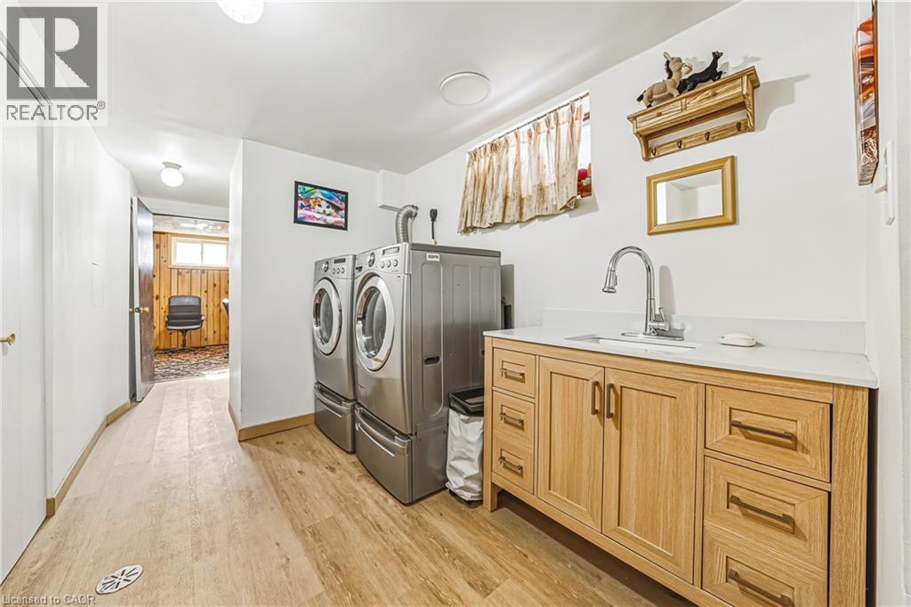 26 QUAKER CRESCENT - 22