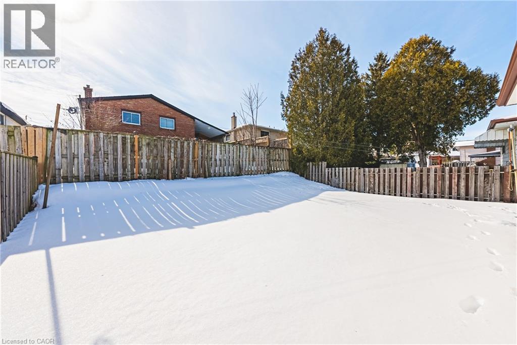 26 QUAKER CRESCENT - 33