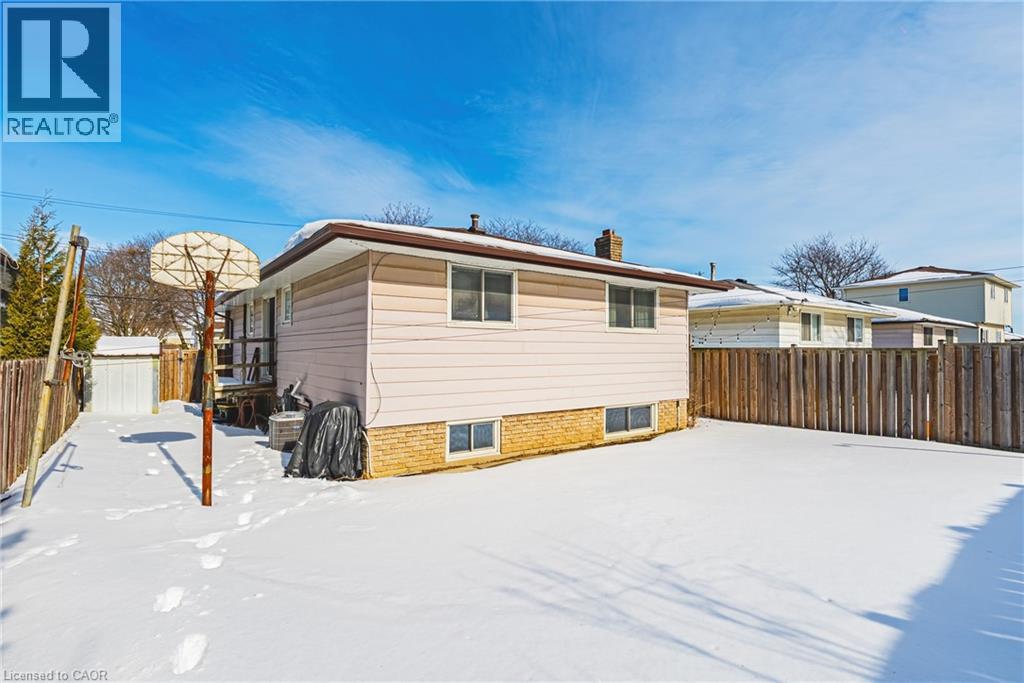 26 QUAKER CRESCENT - 32