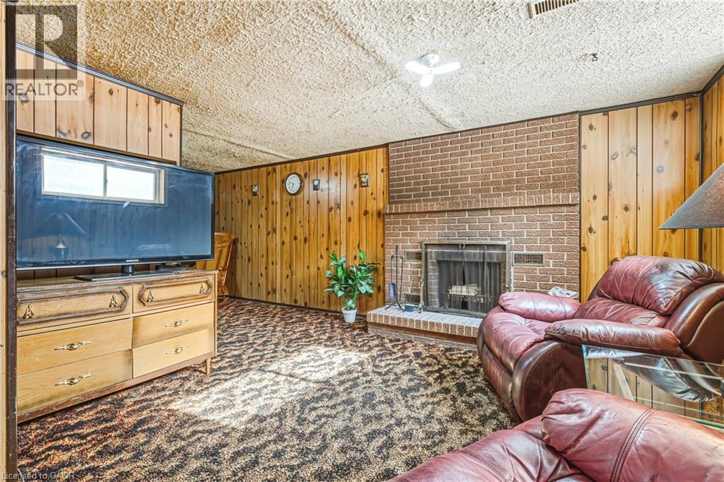 26 QUAKER CRESCENT - 28