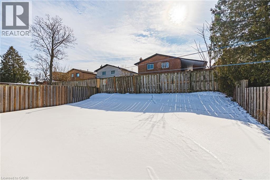 26 QUAKER CRESCENT - 31