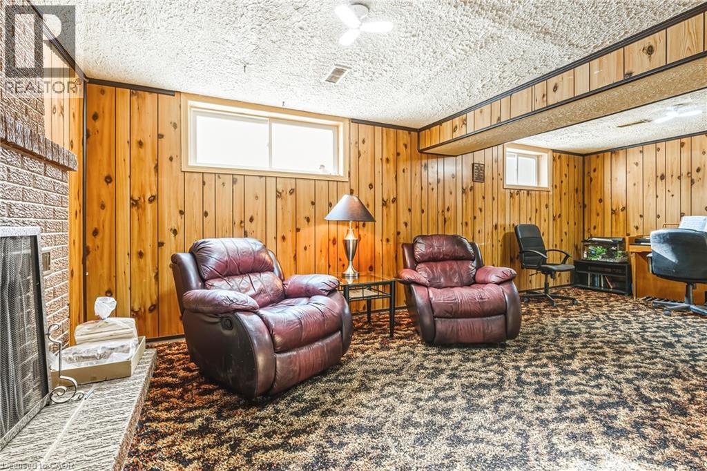 26 QUAKER CRESCENT - 26
