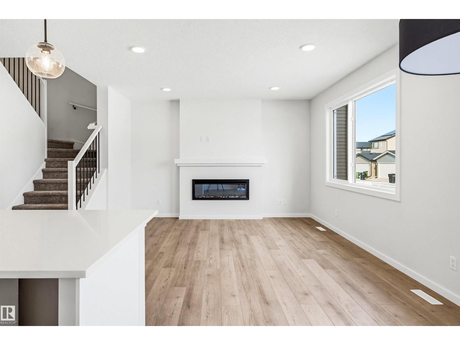 17351 3 ST NW, Edmonton