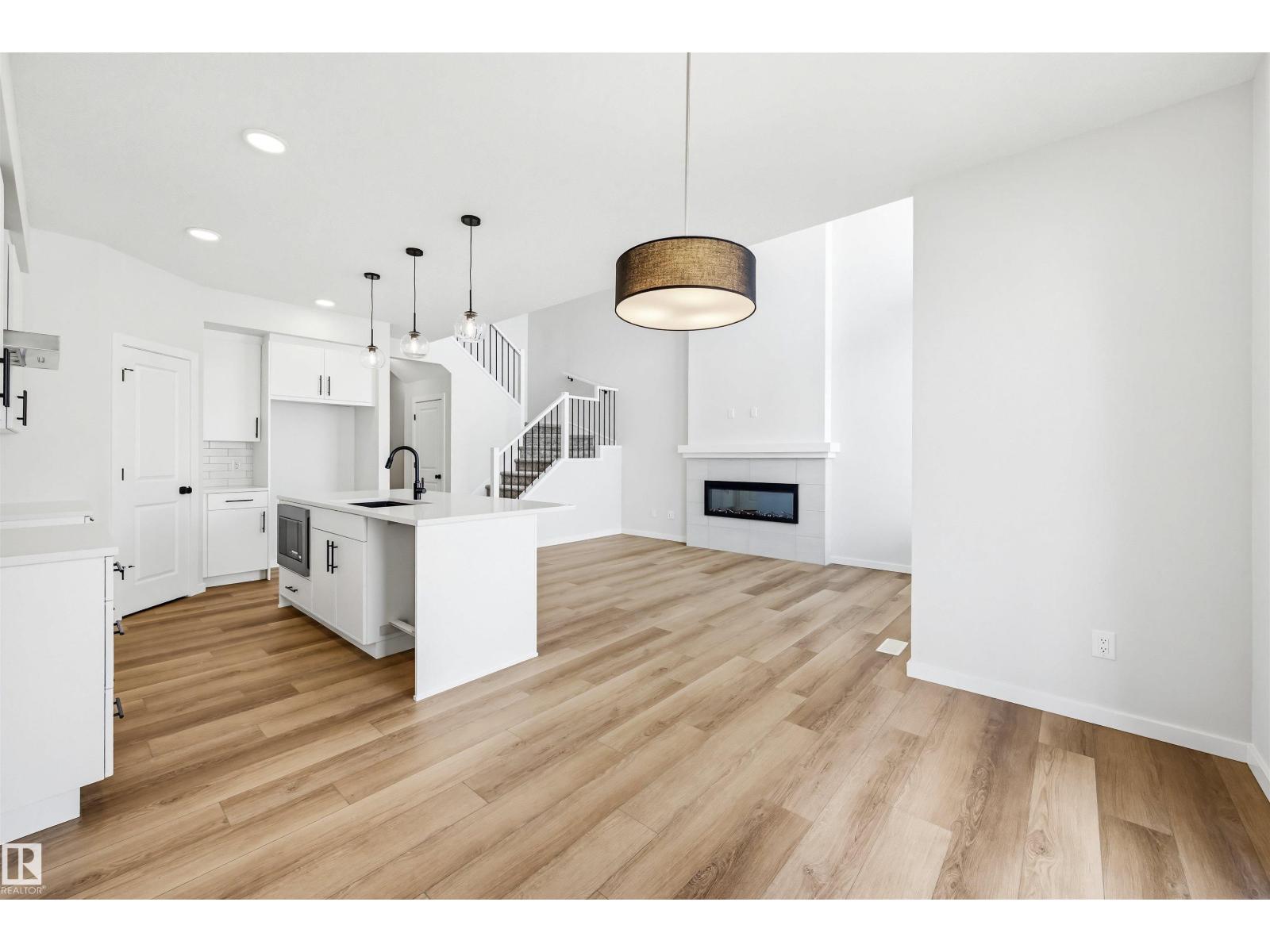 22812 82 AV NW, Edmonton