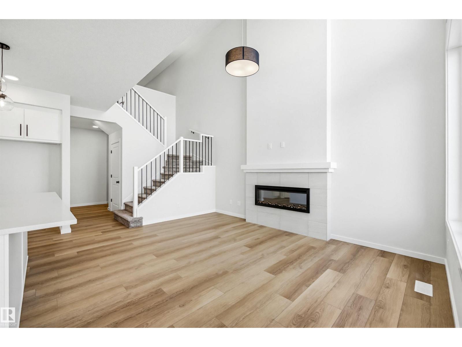 22812 82 AV NW, Edmonton