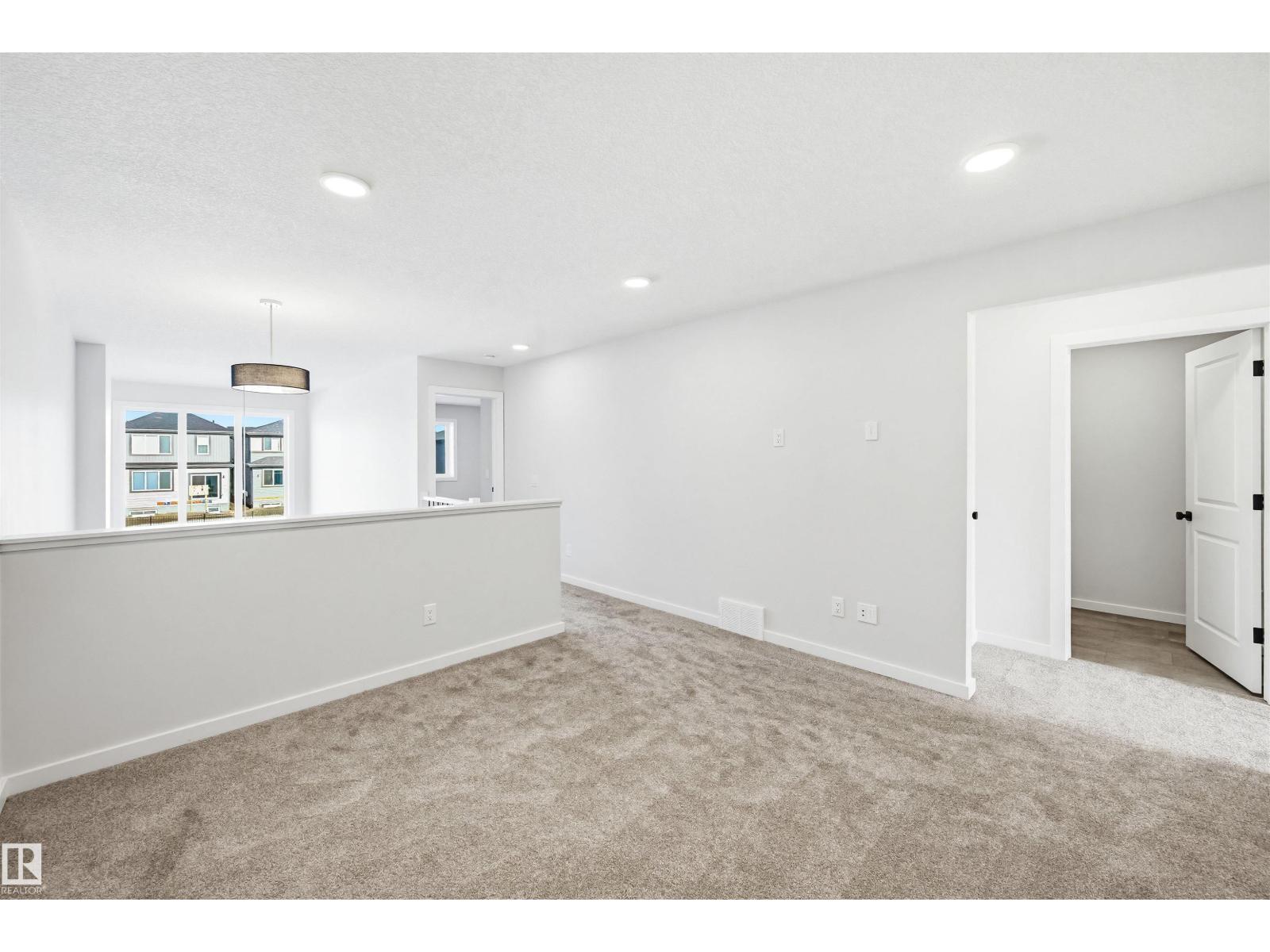 22812 82 AV NW, Edmonton