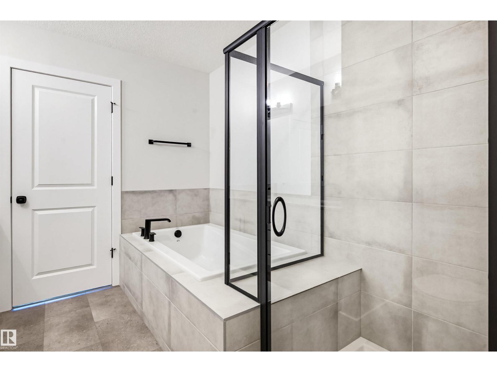 22812 82 AV NW, Edmonton