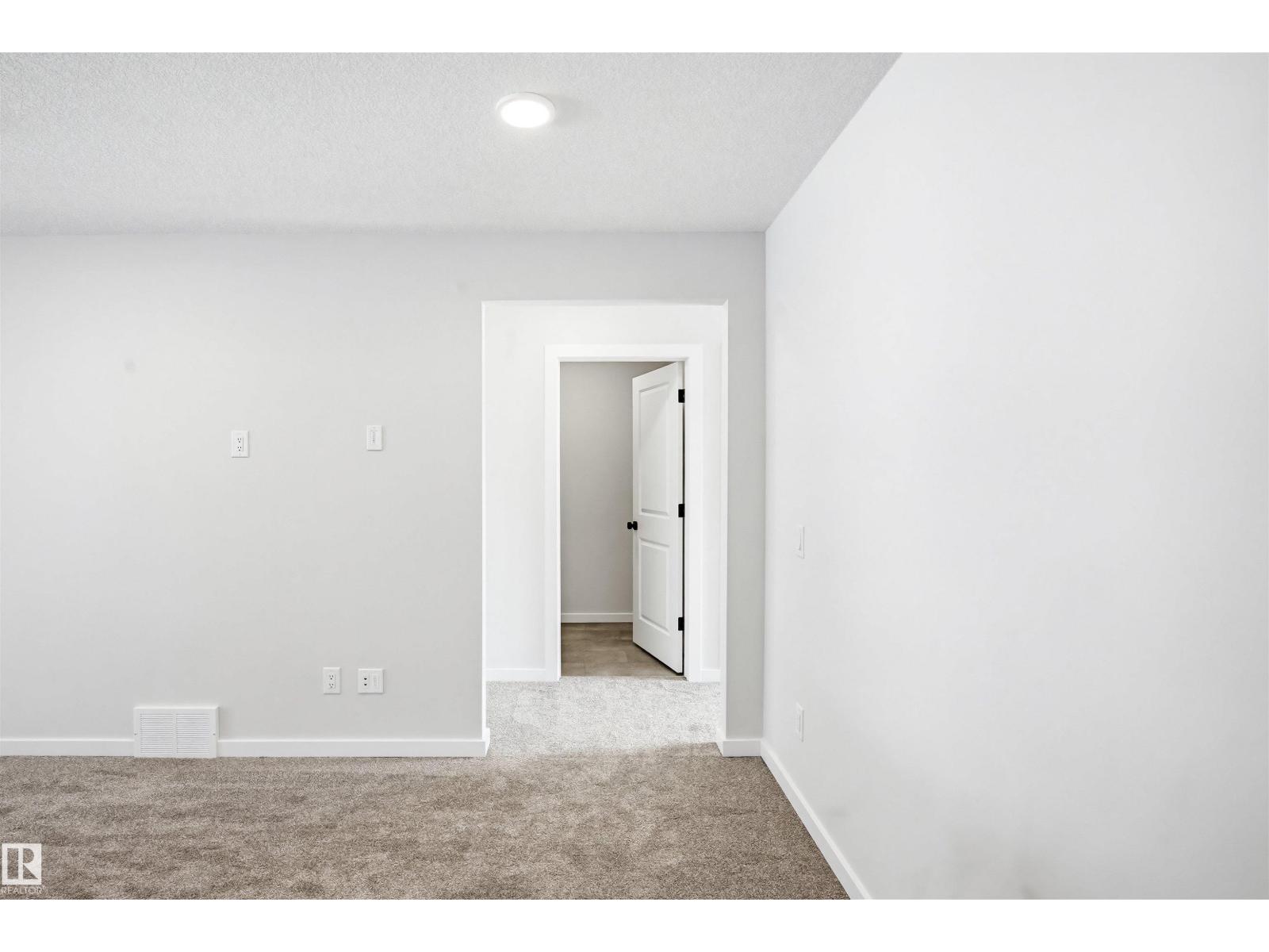 22812 82 AV NW, Edmonton