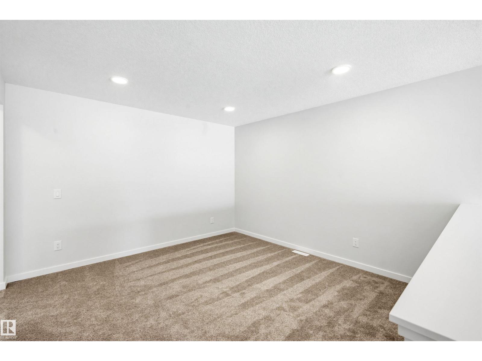 22812 82 AV NW, Edmonton