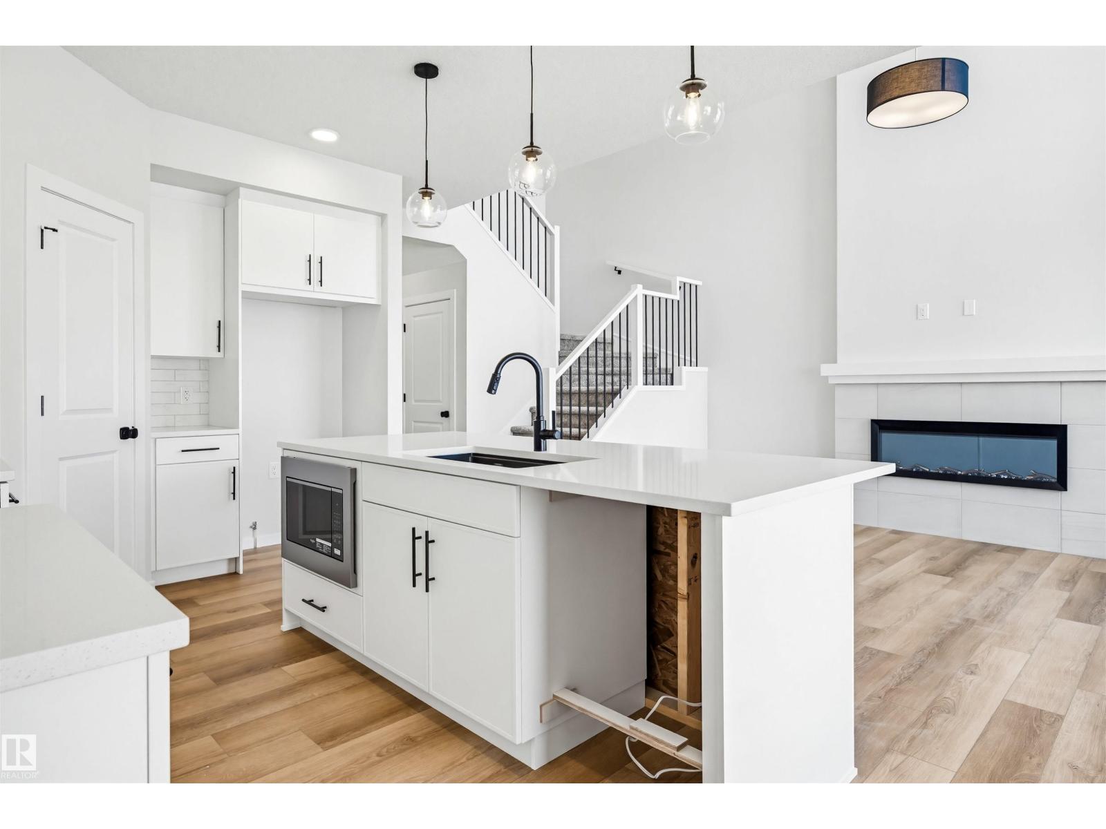 22812 82 AV NW, Edmonton