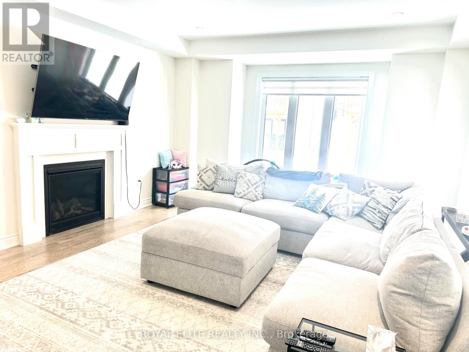 38 Kenneth Rogers photo 4