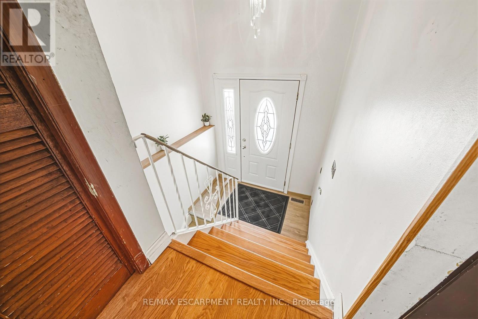 26 QUAKER CRESCENT - Photo 5 of 33, Hamilton (Quinndale), Ontario