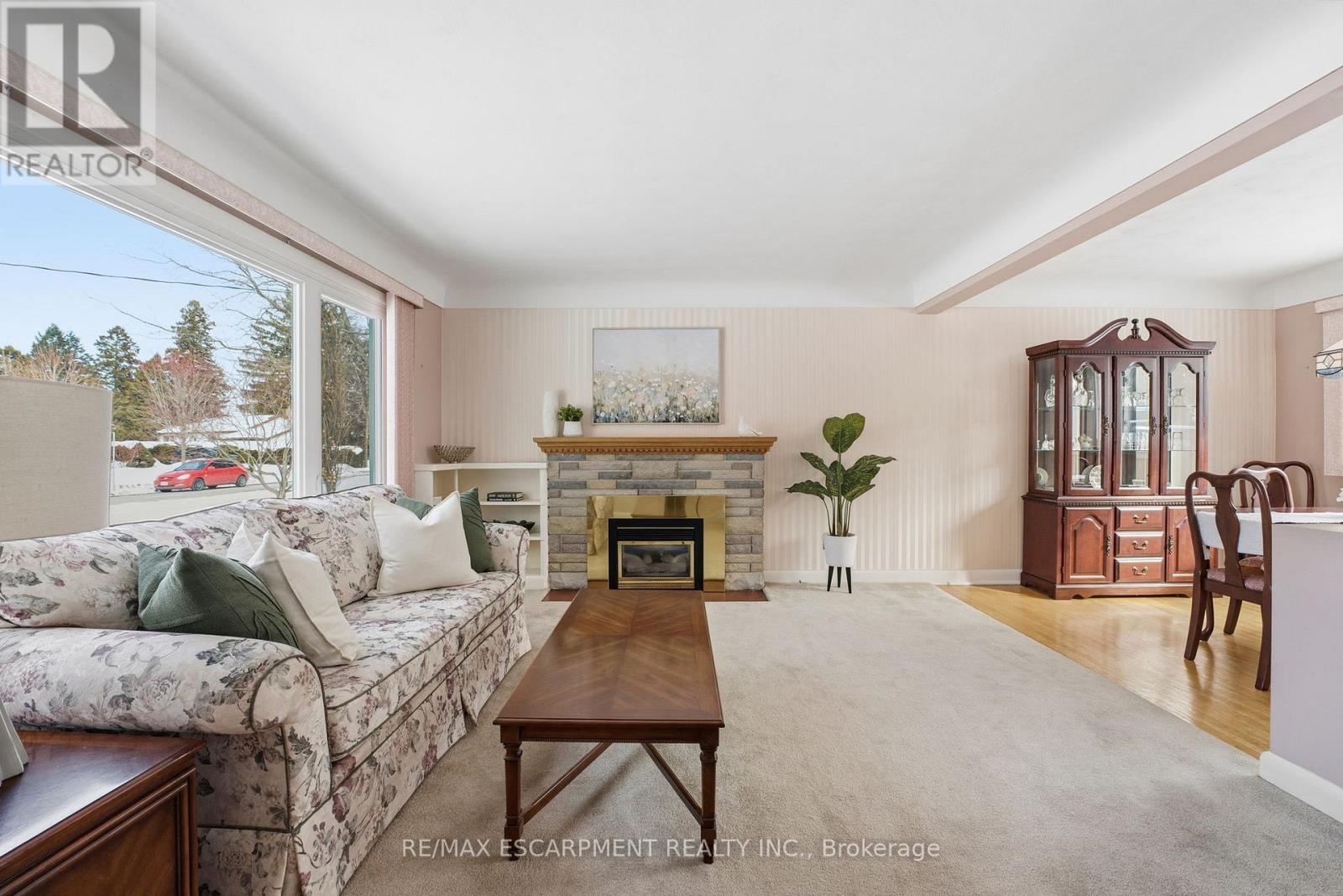 42 GILBERT AVENUE - Photo 5 of 31, Hamilton (Ancaster), Ontario