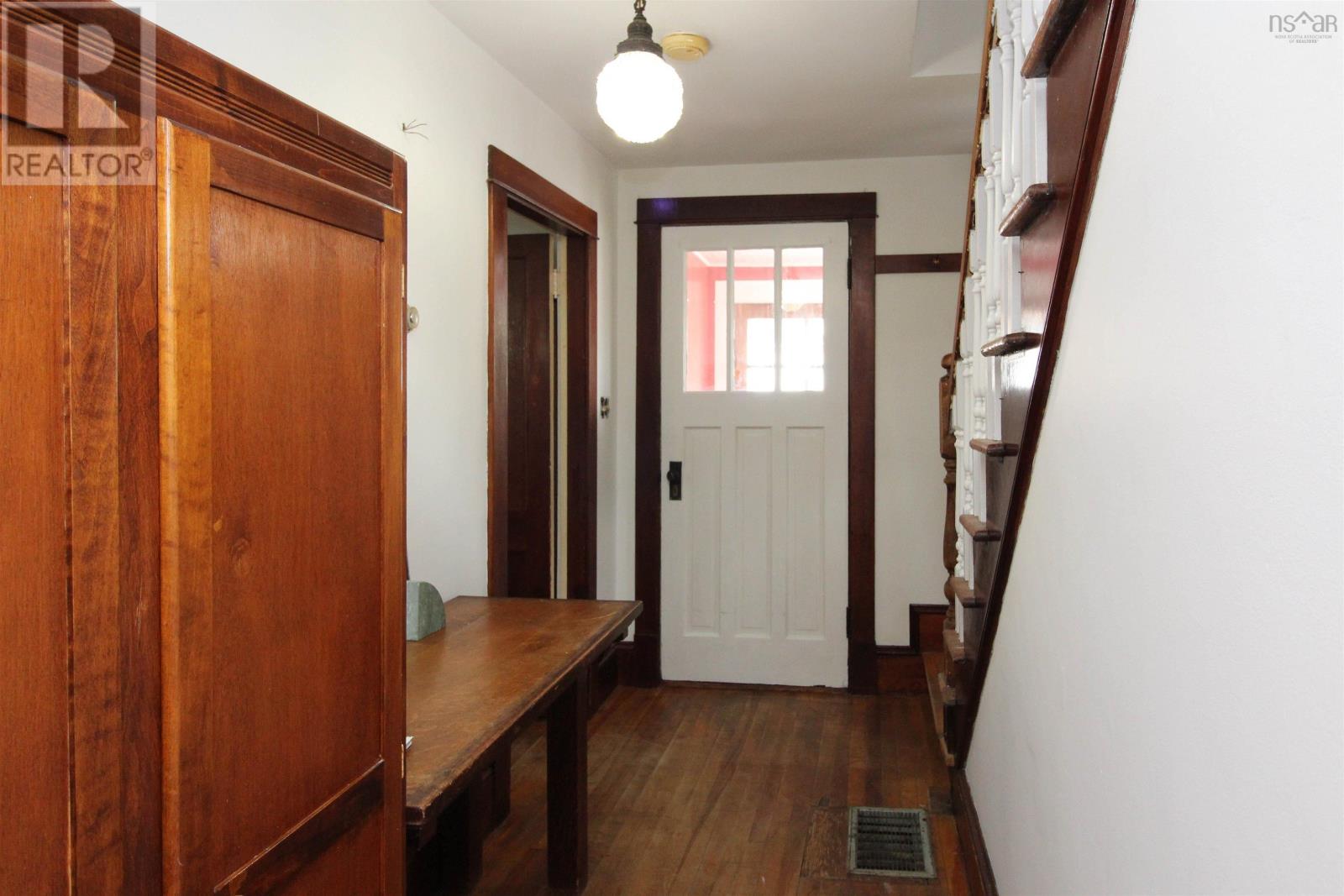 Property 21 of 48 of 8 Belgrave Terrace