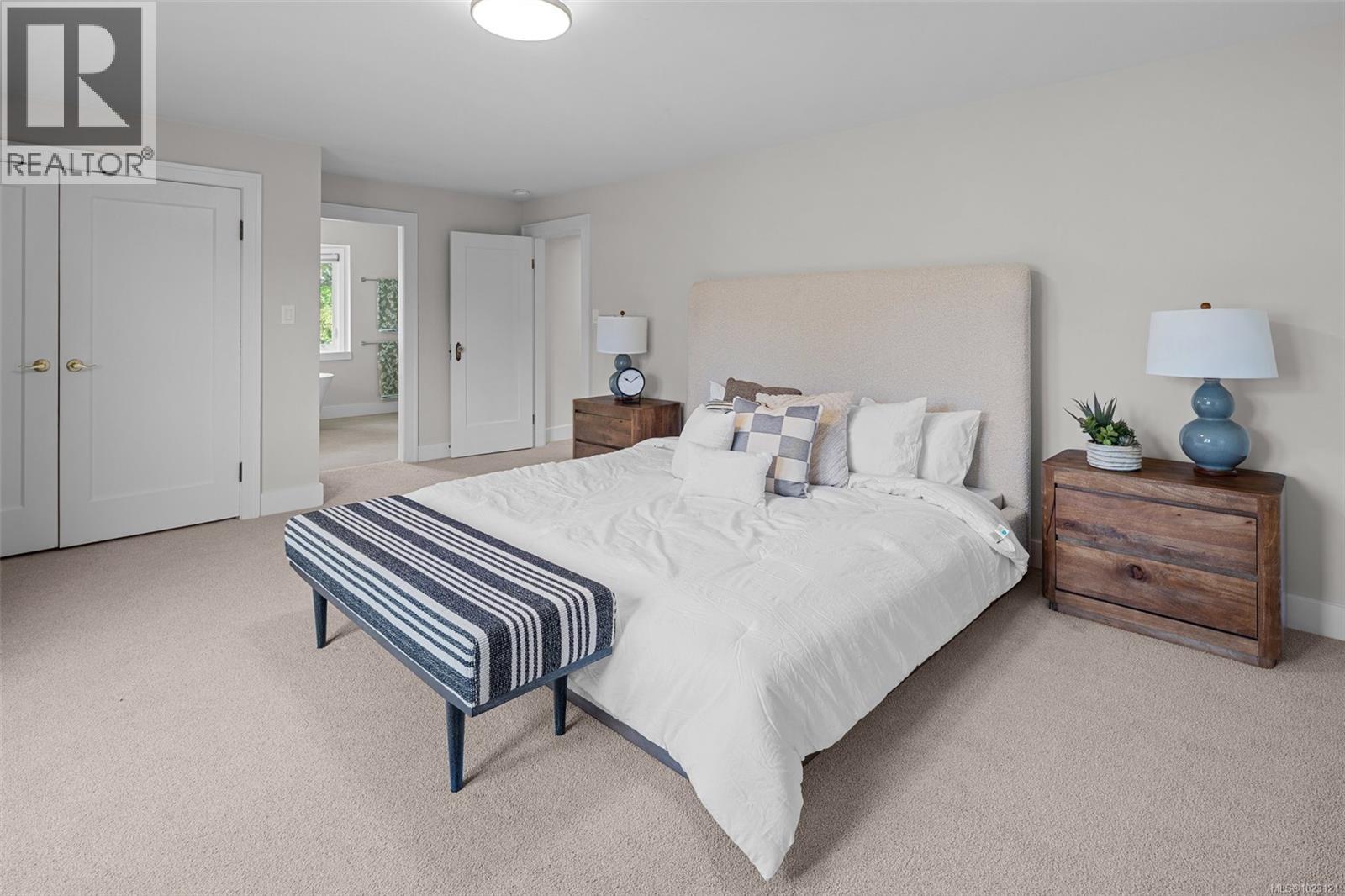  750 Island Road, Oak Bay