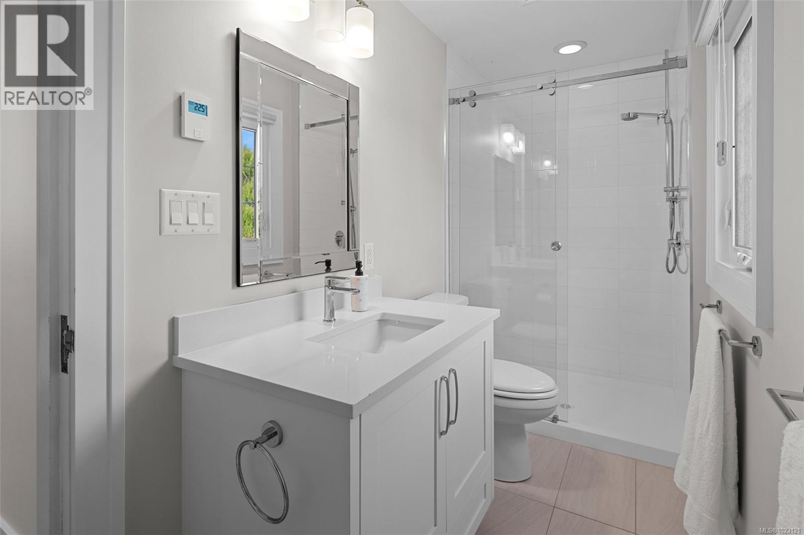  750 Island Road, Oak Bay