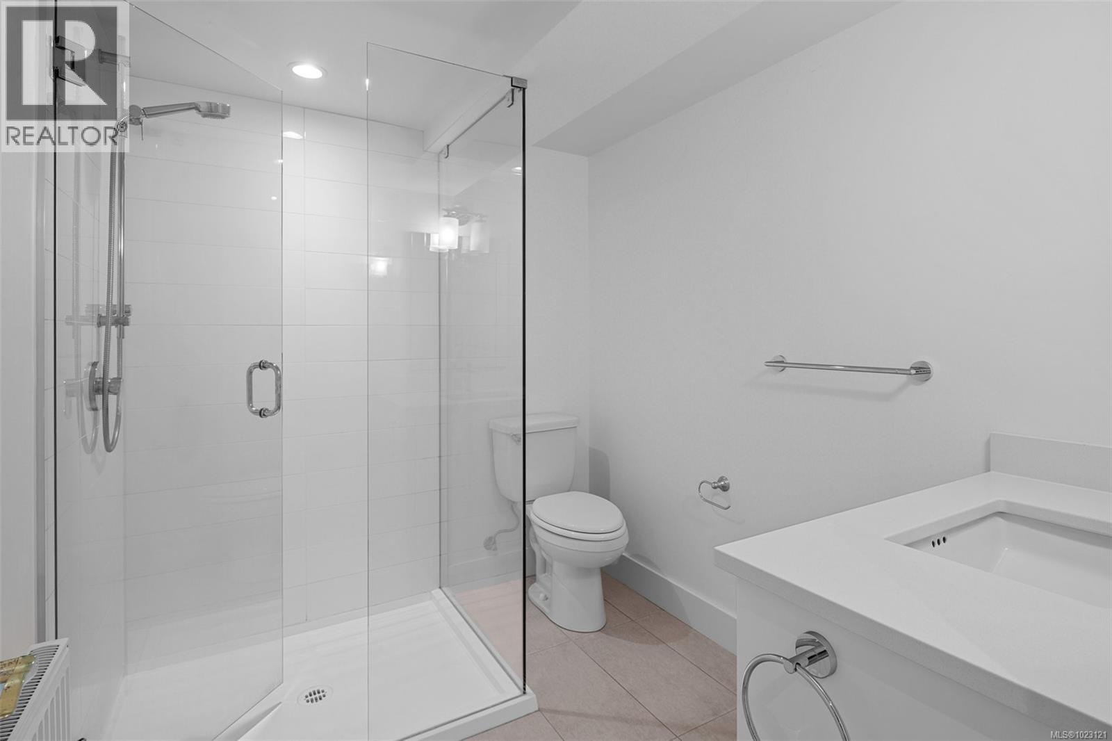  750 Island Road, Oak Bay