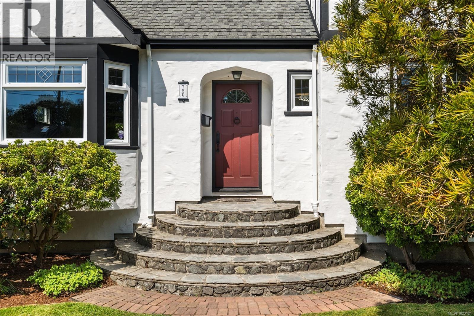  750 Island Road, Oak Bay