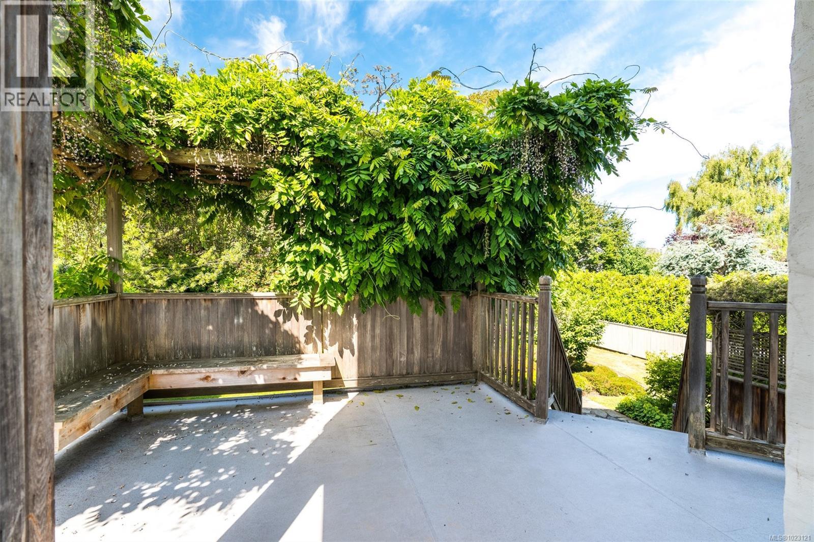  750 Island Road, Oak Bay