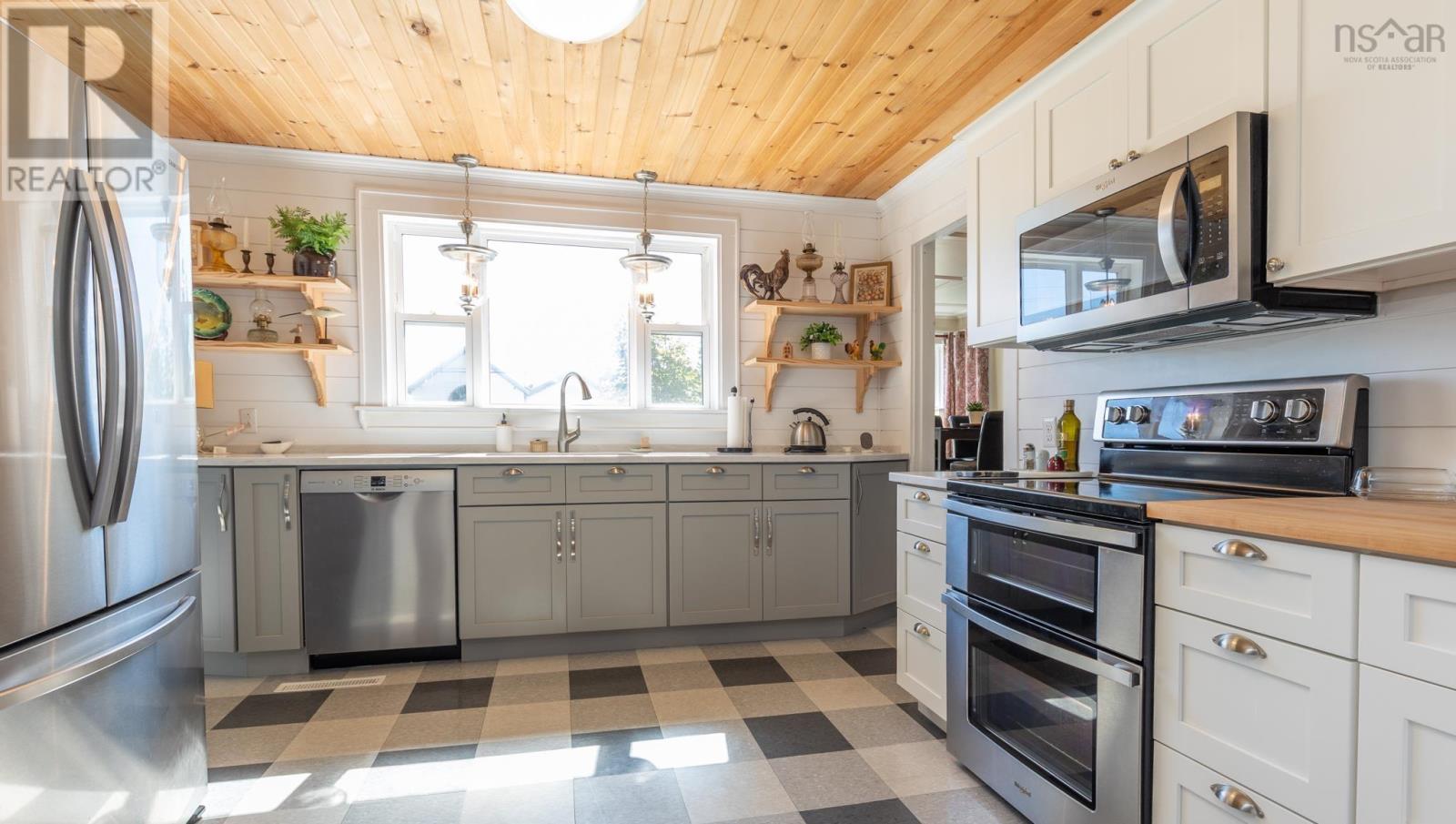 Property 9 of 40 of 53 William Street