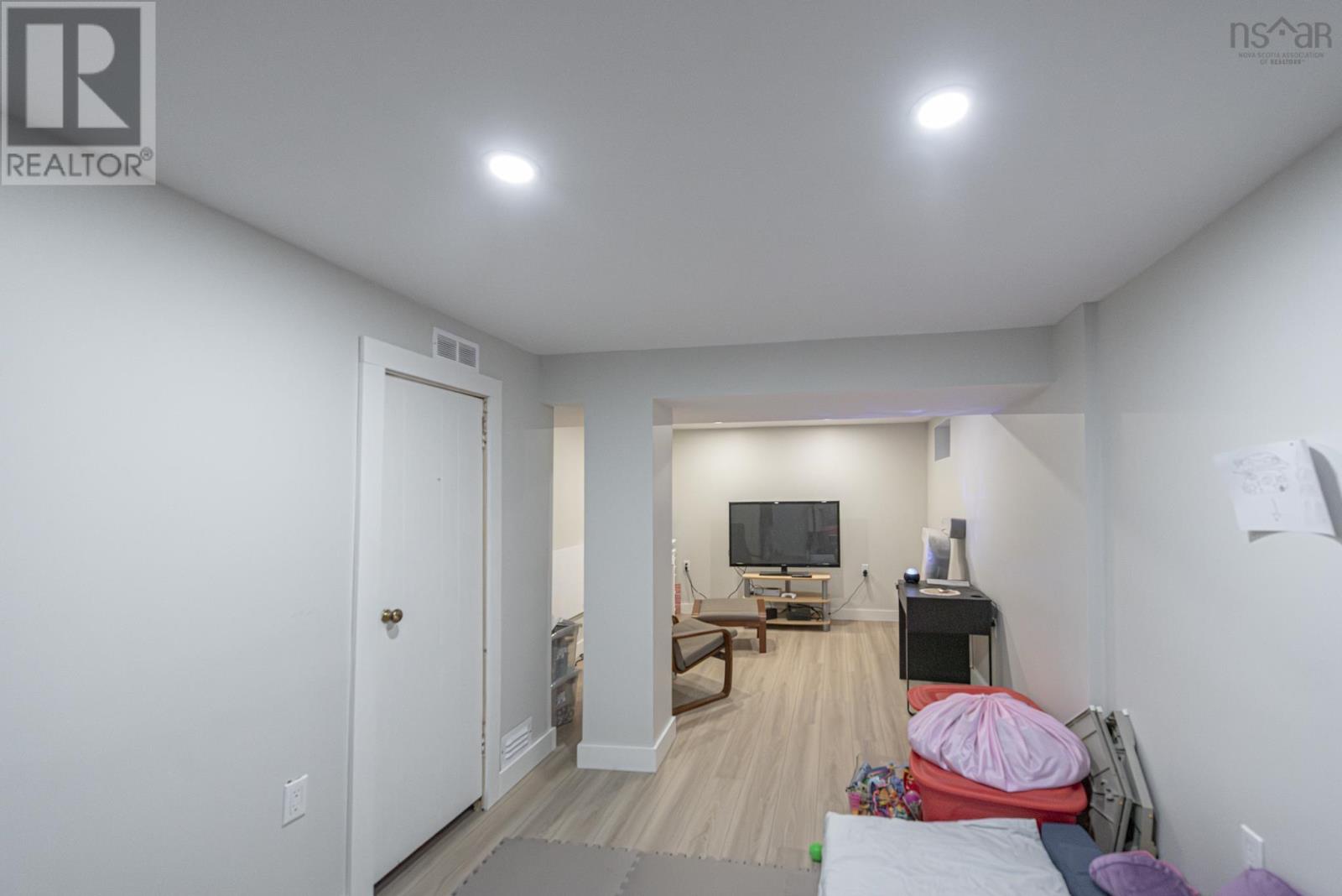 Property 24 of 32 of 344 Bennett Street