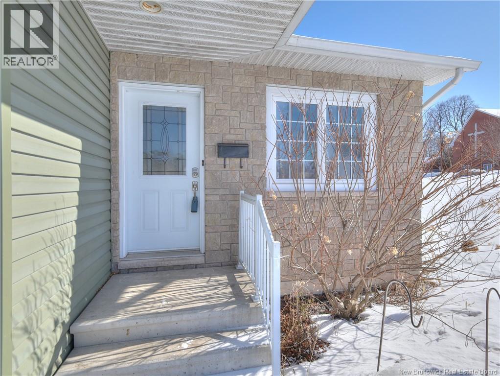 2 Rankine Court - Photo 2 of 36, Oromocto, New Brunswick