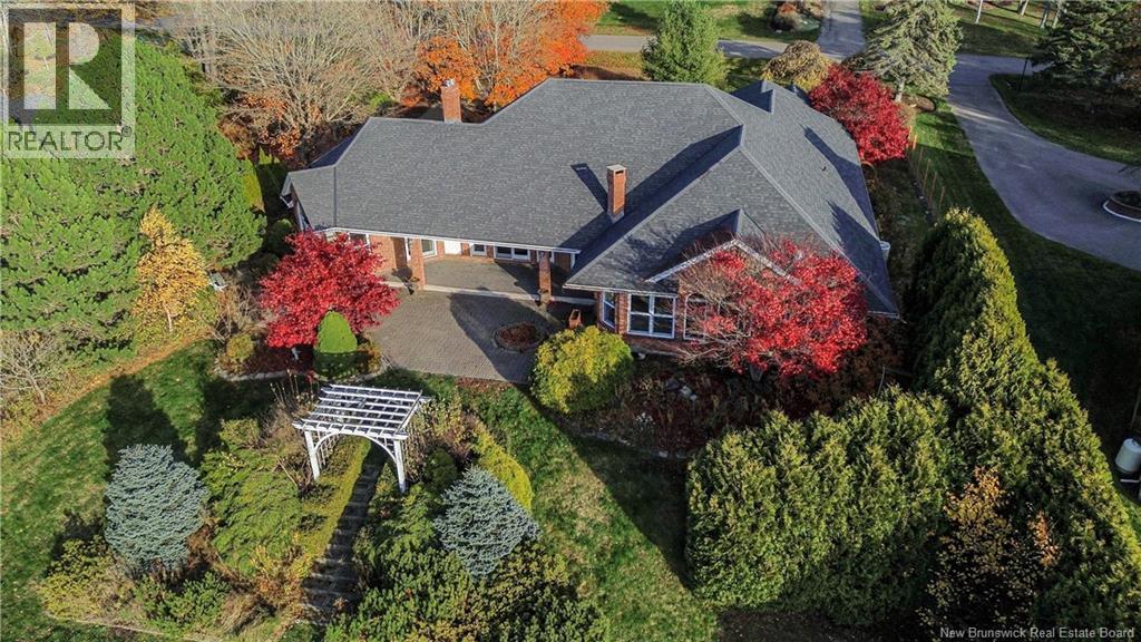 39 Elizabeth Parkway - Photo 2 of 50, Rothesay, New Brunswick