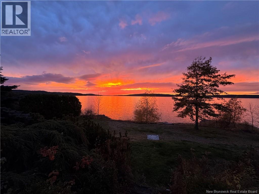 39 Elizabeth Parkway - Photo 4 of 50, Rothesay, New Brunswick